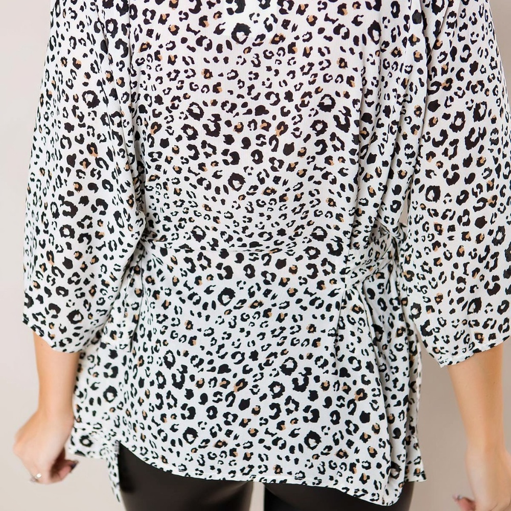 LEOPARD TIE-SIDE BLOUSE - Picture 6 of 6